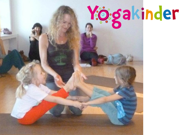 Wendy Hern - Kinderyoga Boat Pose